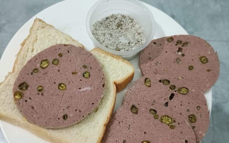 Chả bò Đà Nẵng nên dùng cho bữa tiệc: gợi ý khai vị và trình bày